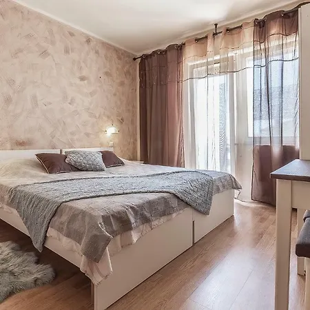 Sisi Apartment *